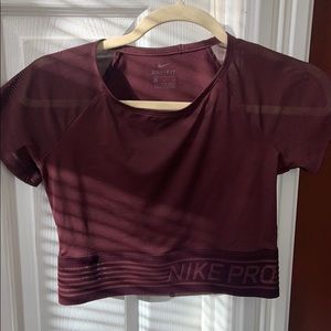 Nike pro crop